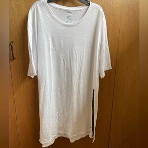 Women’s Nike Light Oversized Tre size Medium